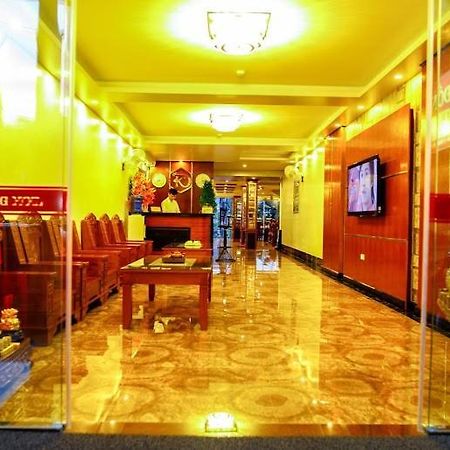 ホテルKhach San Kim Dong Hoang Nga エクステリア 写真